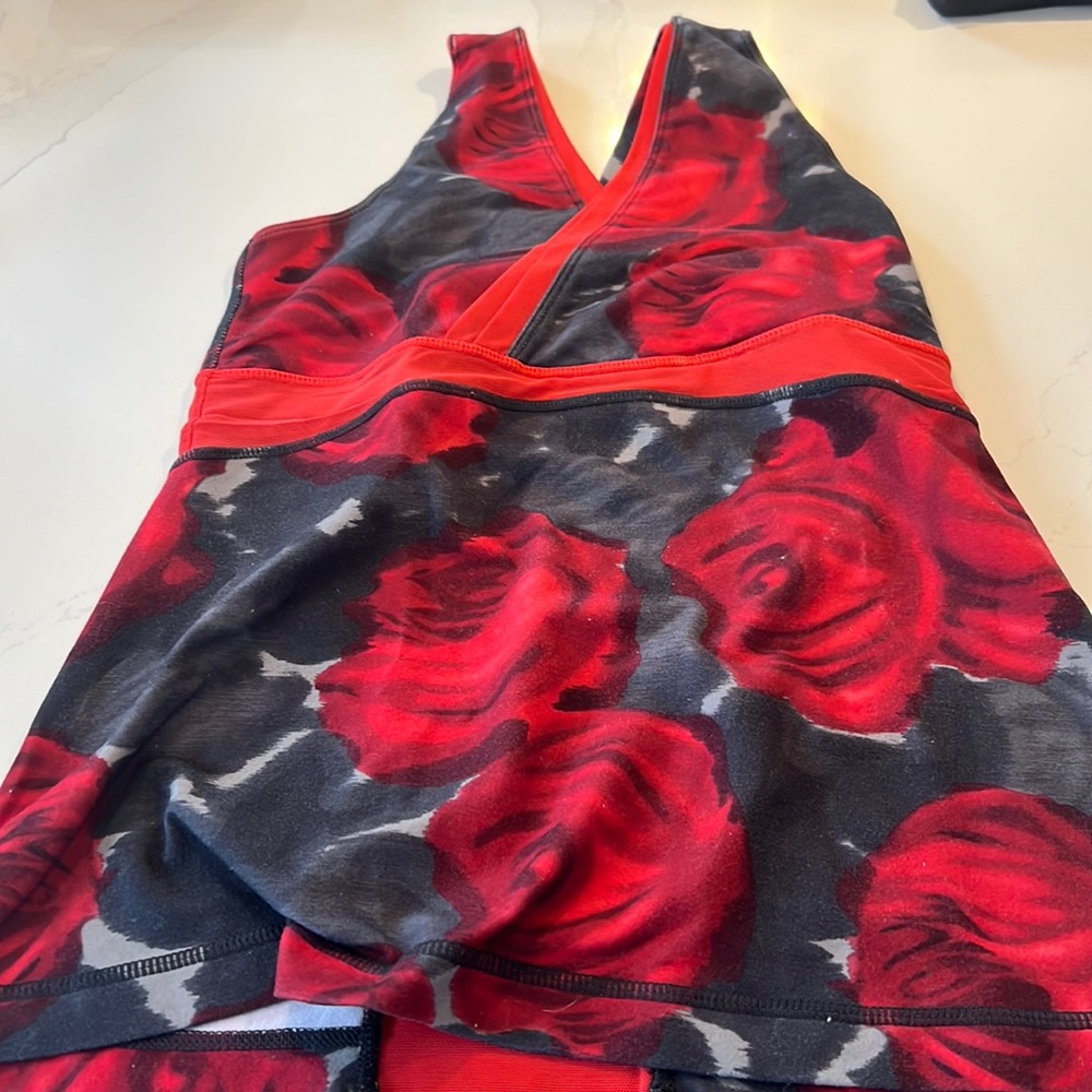 Lululemon floral tank